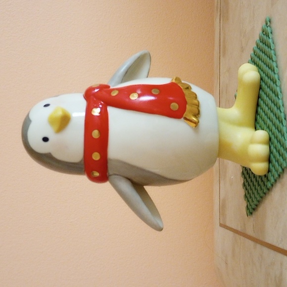 Bobble Head Penguin by LENOX - Winter into Spring - Picture 6 of 9